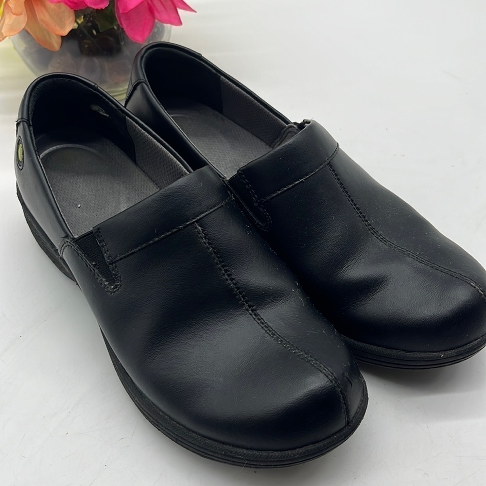 Dansko Black Work Wonders Clogs Sz 37. BLO1205B